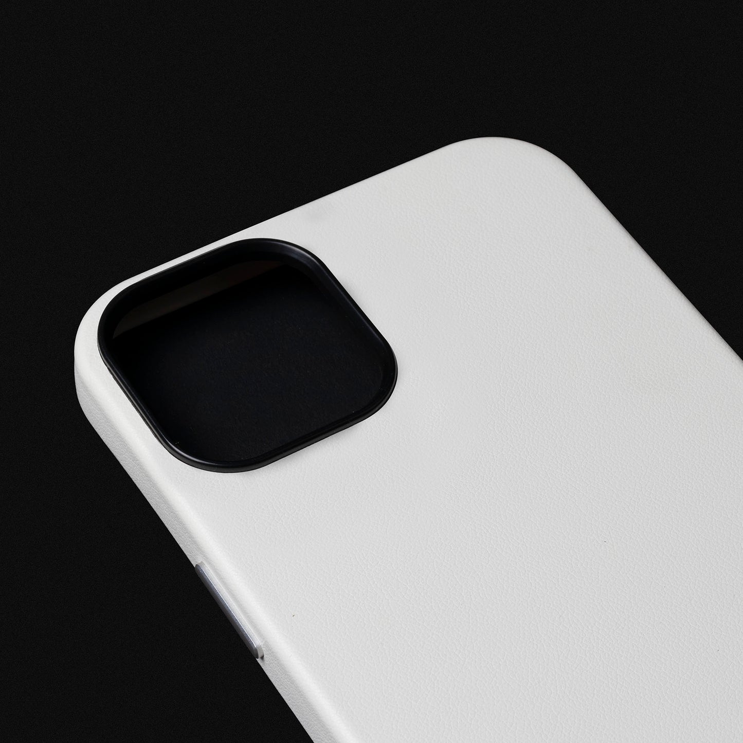 BROKEN HEART-iPhone 14 Leather Kılıf