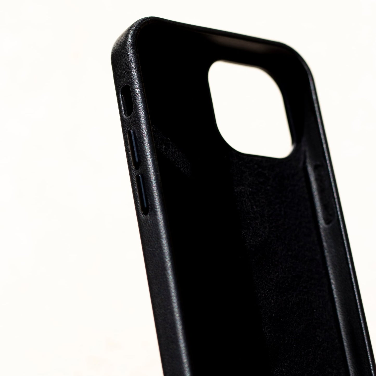 HELP ME OUT-iPhone 14 Leather Kılıf